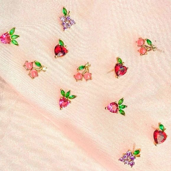 WATERMELON 18K GOLD PLATED RED & GREEN DIAMOND CUT CRYSTALS STUD EARRINGS MICRO - Picture 2 of 13